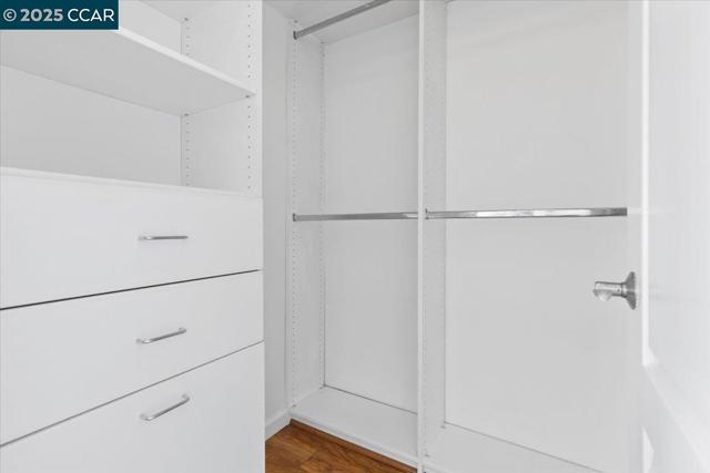 1582 Chandler St, Oakland CA: https://media.crmls.org/mediaz/b06c3d55-e73d-4388-bb42-8f66d034e15d.jpg