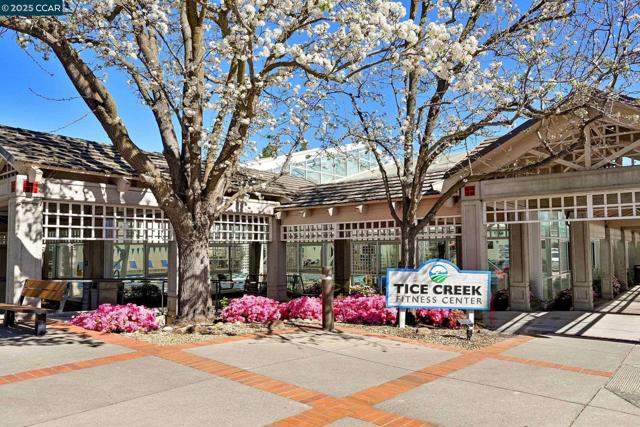 1458 Stanley Dollar Dr., Walnut Creek CA: https://media.crmls.org/mediaz/b06c7d83-2285-4650-9cb0-031e9651c48b.jpg
