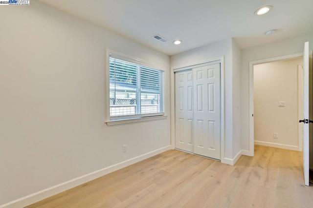 Image 13 of 32 For 212 Rengstorff Ave