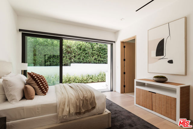 29800 Cuthbert Road, Malibu CA: https://media.crmls.org/mediaz/b06da6b6-05c7-4b4b-be01-92f9b4f576e2.jpg