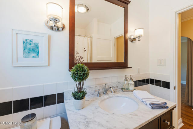 6120 Zelzah Avenue, Encino CA: https://media.crmls.org/mediaz/b06db0a4-079b-4fca-833e-69221385590d.jpg