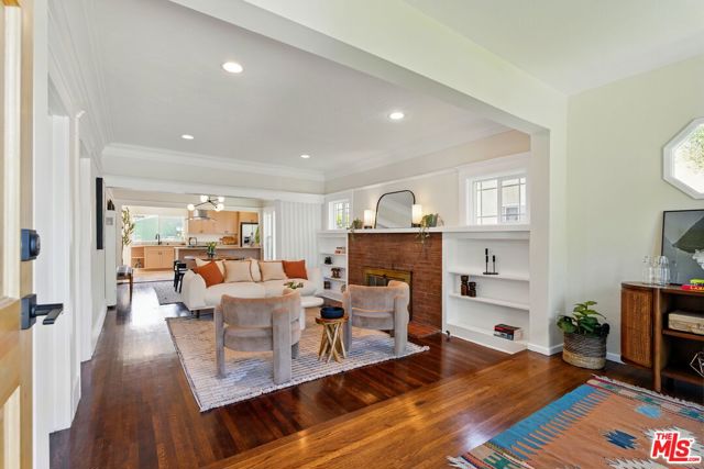 3517 9th Avenue, Los Angeles CA: https://media.crmls.org/mediaz/b06e247a-b27c-4225-b7d0-cc859ff7a3be.jpg