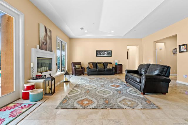 2157 Hidden Springs Dr, El Cajon CA: https://media.crmls.org/mediaz/b06e686b-ae40-4d78-a7cc-e7b855465231.jpg