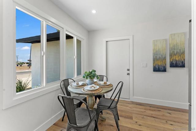 4316 Clairemont Dr, San Diego CA: https://media.crmls.org/mediaz/b06e9613-0f14-40e5-baab-ecf2273e0369.jpg