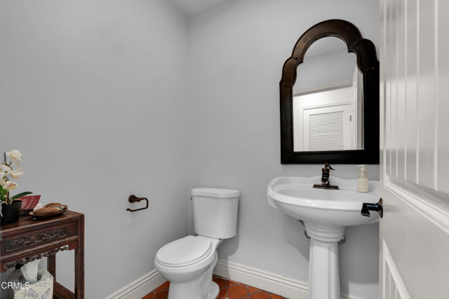 171 N Sunset Place, Monrovia CA: https://media.crmls.org/mediaz/b06eb6a4-2059-4d65-939c-7dc3edf4189c.jpg