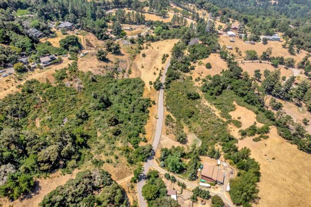 220 Heacox Road, Woodside CA: https://media.crmls.org/mediaz/b06ebf3b-ffe8-49fd-b720-76e3cfc8d6a0.jpg