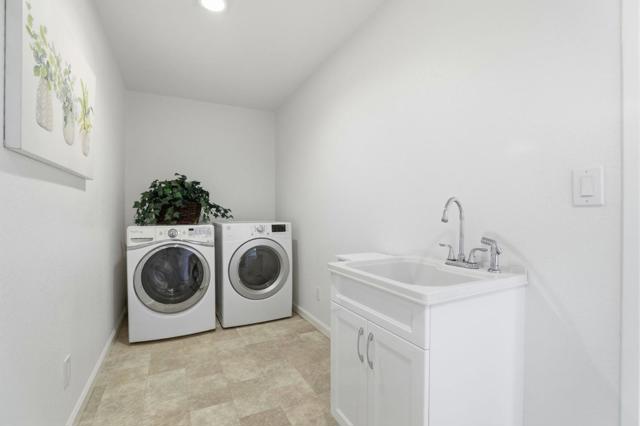 15581 Flintridge Drive, Los Gatos CA: https://media.crmls.org/mediaz/b06f625f-ab95-413b-ace5-7184aa4d0f1b.jpg