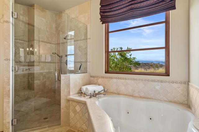 31 Hillcrest Drive, Rancho Mirage CA: https://media.crmls.org/mediaz/b06f9ddb-9c41-4df3-b16e-27e2e65c107c.jpg