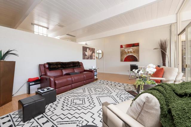 1652 Lexington Avenue, San Mateo CA: https://media.crmls.org/mediaz/b06fefa0-2a0b-4d10-bdef-c5b95f0e12da.jpg