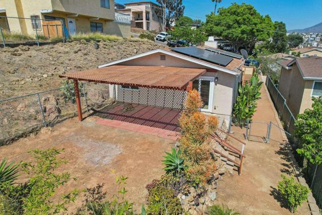 1230 Ramona Avenue, Spring Valley CA: https://media.crmls.org/mediaz/b06ff1a1-42fb-48da-ad1d-2548376b2299.jpg