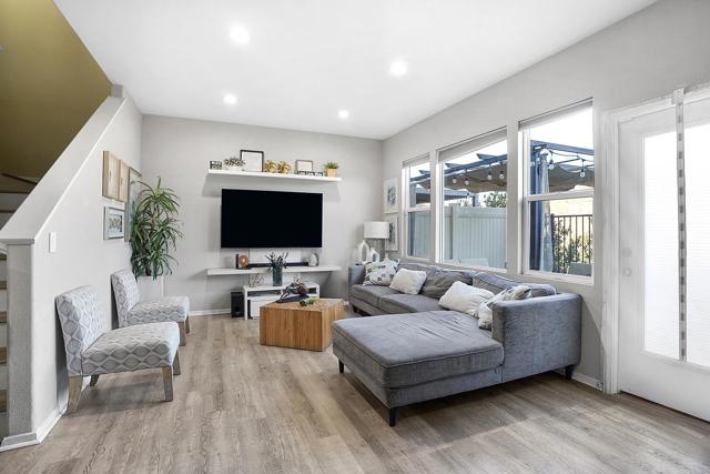 Detail Gallery Image 9 of 21 For 6363 Avenida De Las Vistas #4,  San Diego,  CA 92154 - 3 Beds | 2/1 Baths