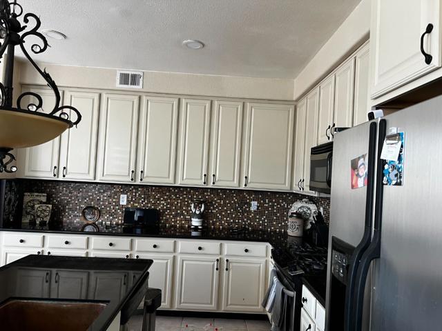 13 Kearsti Court, Oakley CA: https://media.crmls.org/mediaz/b07054b6-2b85-4474-8548-ea65edfff490.jpg