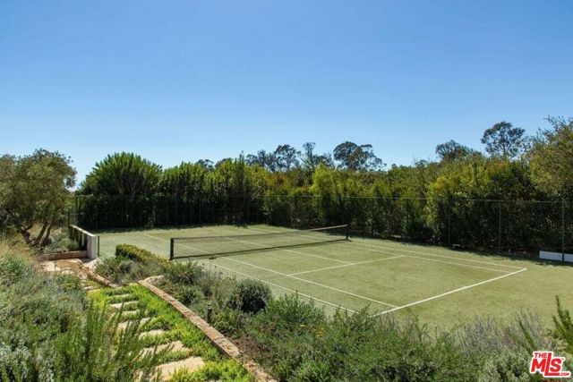 1475 E Mountain Drive, Santa Barbara CA: https://media.crmls.org/mediaz/b0705cae-59f8-41cc-87a7-2b07337cd48c.jpg