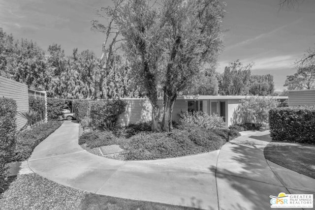 360 Cabrillo Road, Palm Springs CA: https://media.crmls.org/mediaz/b070ef7e-b6ca-43e6-ba9e-32d42f050cfb.jpg