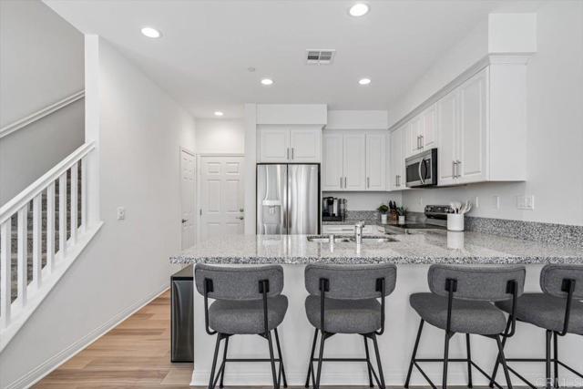 Detail Gallery Image 8 of 49 For 10427 Graphite St, Spring Valley,  CA 91977 - 3 Beds | 2/1 Baths