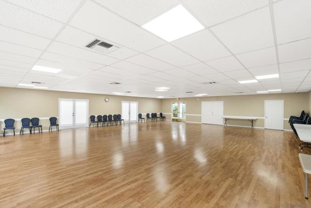 17735 Devereux Rd, San Diego CA: https://media.crmls.org/mediaz/b0719269-9522-4128-8c35-61126b5cd75e.jpg
