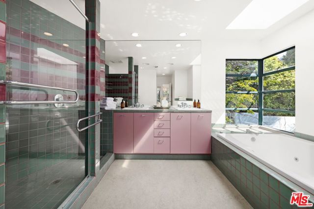 2477 Canyon Oak Drive, Los Angeles CA: https://media.crmls.org/mediaz/b071fc14-0179-4722-bb18-3a441184aeaa.jpg