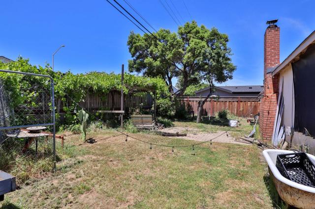 8421 Wayland Lane, Gilroy CA: https://media.crmls.org/mediaz/b072f3c9-1416-4abd-98a0-c48d4c537ec1.jpg