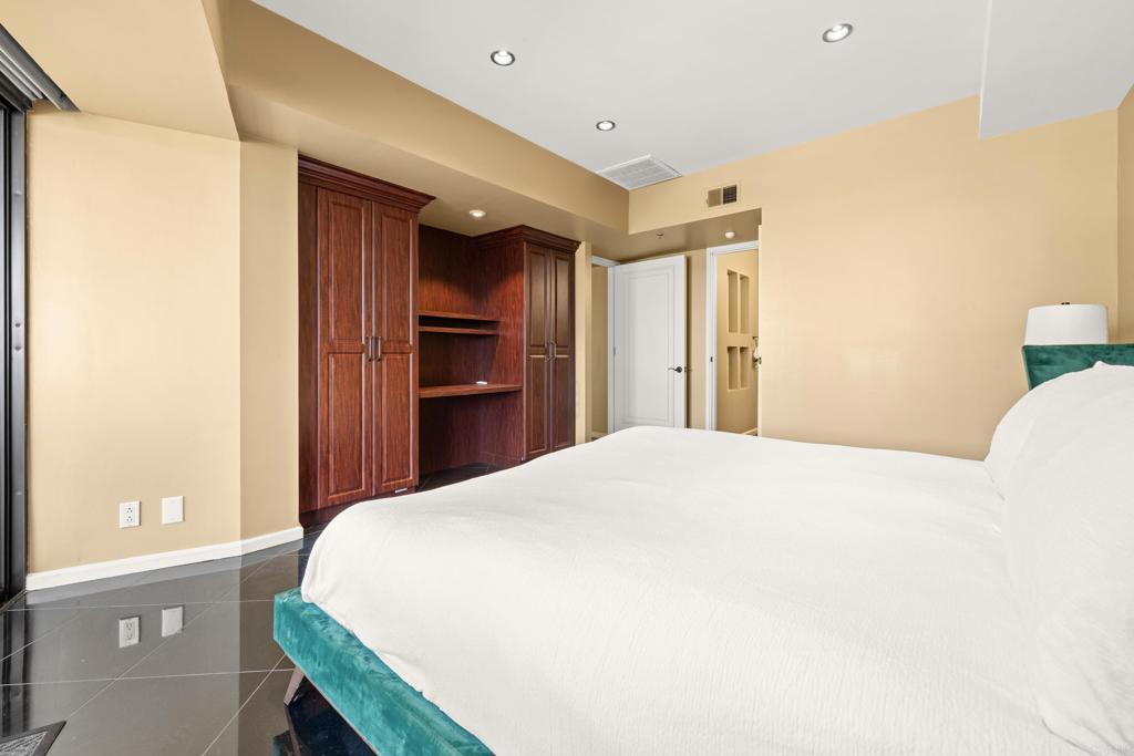 200 Harbor Drive - photo 19