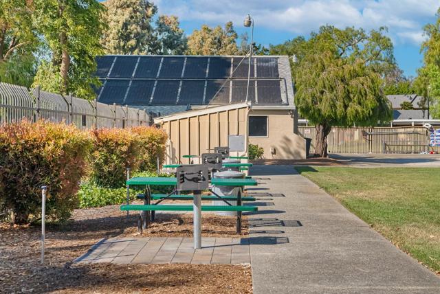 4243 Comet Circle, Union City CA: https://media.crmls.org/mediaz/b0743b50-a6f3-4386-9ca3-e3f0cf4e7a0b.jpg