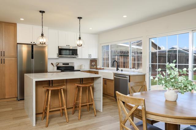 11323 Trebol St, San Diego CA: https://media.crmls.org/mediaz/b075ab96-7705-453d-b90d-589e4c21b190.jpg