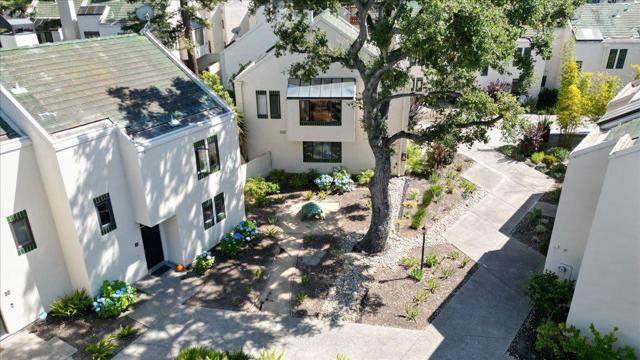 181 Centre Street, Mountain View CA: https://media.crmls.org/mediaz/b075bbdb-5f7a-4f11-adfa-eca5ab0e7453.jpg