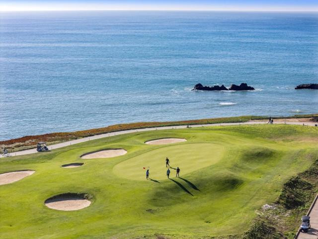 62 Spyglass Court, Half Moon Bay CA: https://media.crmls.org/mediaz/b076e40a-2510-4cba-94d7-4a7b596b8936.jpg