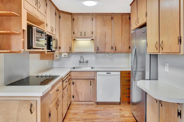 834 Oaklawn Ave A&B, Chula Vista CA: https://media.crmls.org/mediaz/b07763e6-5133-4b82-b048-0123e5802f3d.jpg