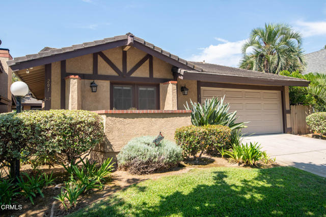 201 N Granada Avenue, Alhambra CA: https://media.crmls.org/mediaz/b0778ea8-85f2-4833-abbd-91ddc0e05fbf.jpg