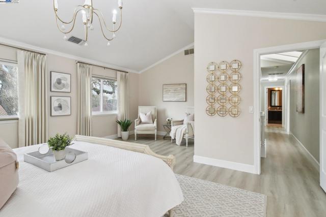 484 El Pintado Rd, Danville CA: https://media.crmls.org/mediaz/b077cdfd-bd9c-474c-9f47-de0fb104d932.jpg