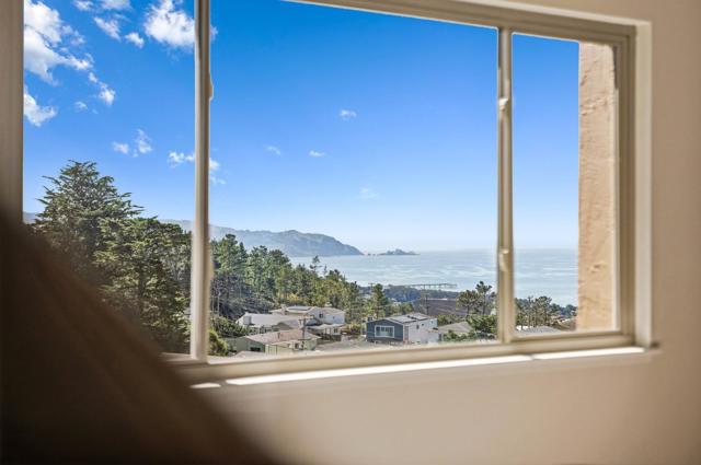 627 Hickey Boulevard, Pacifica CA: https://media.crmls.org/mediaz/b077ed86-580c-40f4-95ed-43c0af0f375f.jpg