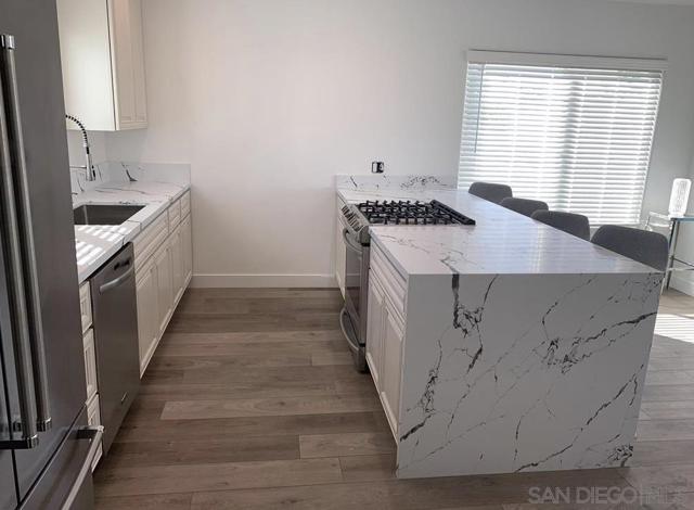 4763 Terrace Dr, San Diego CA: https://media.crmls.org/mediaz/b0782ade-775b-4761-a4d6-e22f71a9b1f0.jpg