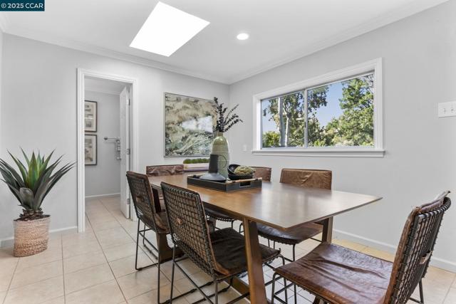 3348 Betty Ln, Lafayette CA: https://media.crmls.org/mediaz/b079042b-e3f9-44d4-a9c0-745ea576ec9d.jpg