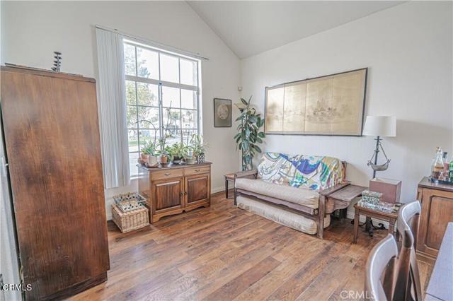 5110 Downwind Way, Oxnard CA: https://media.crmls.org/mediaz/b07999d6-8242-43a7-b0ca-9ee26769fab2.jpg