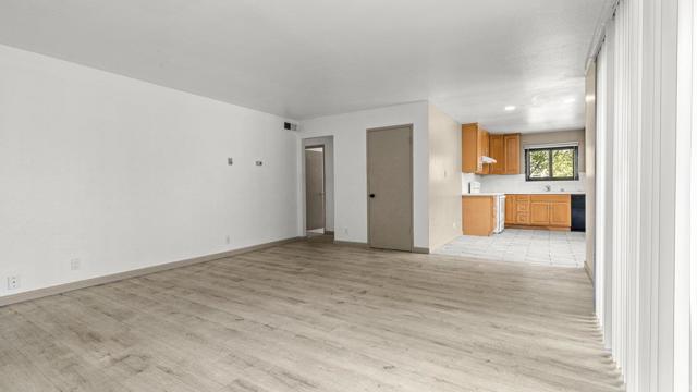 Image 4 of 38 For 1090 Clyde Avenue