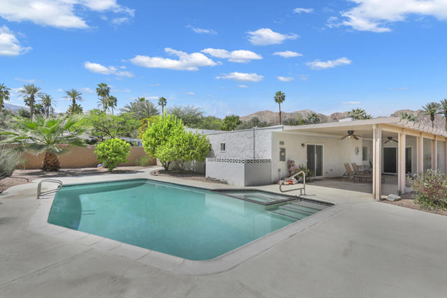 71370 Gardess Road, Rancho Mirage CA: https://media.crmls.org/mediaz/b079cfc4-4602-424c-8216-c46118fb3002.jpg