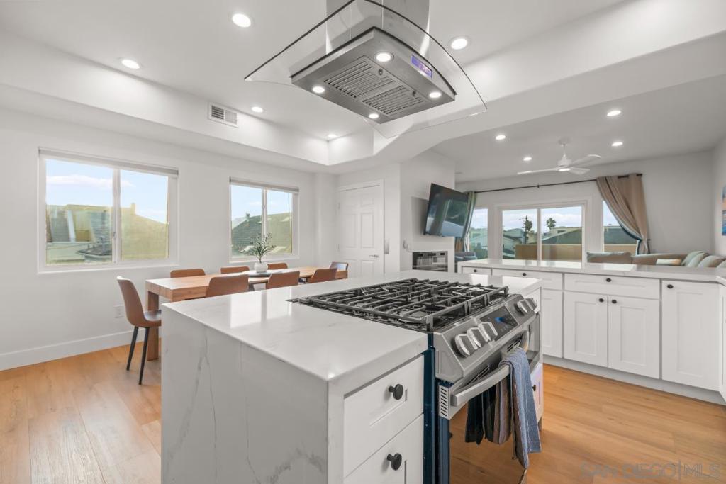 727 Ostend Ct - photo 3