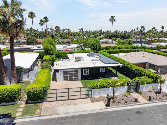 684 N Paseo De Anza, Palm Springs, CA 92262