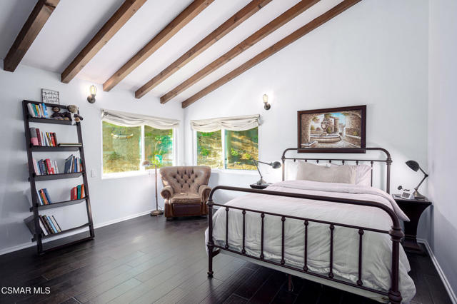 26007 Philrich Circle, Calabasas CA: https://media.crmls.org/mediaz/b07a5ece-d5a5-4799-ac76-3a56e91dc521.jpg