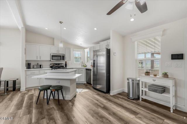 20652 Lassen Street, Chatsworth CA: https://media.crmls.org/mediaz/b07a6b30-3e9b-47df-9b4d-f18364471a7d.jpg
