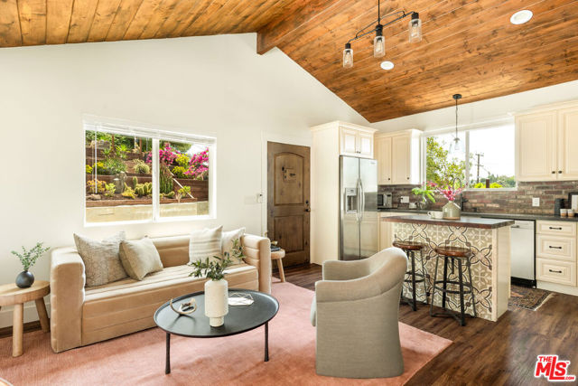 6521 Aldama Street, Los Angeles CA: https://media.crmls.org/mediaz/b07c6495-a1fd-417d-a3d1-9e463078426d.jpg