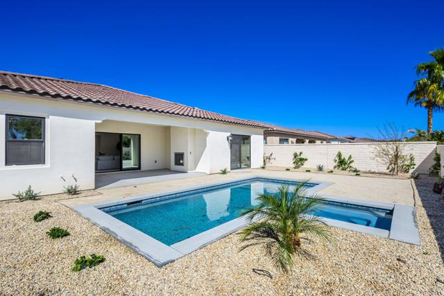 57540 Cherrywood Place, La Quinta CA: https://media.crmls.org/mediaz/b07c92dc-512f-44aa-a450-0cbf41b01d56.jpg
