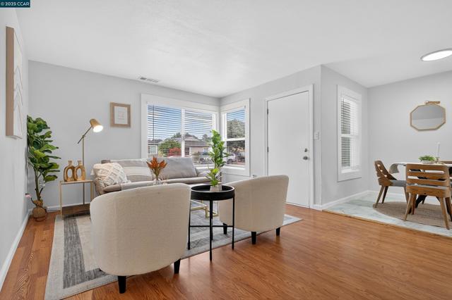 2921 Rollingwood Dr, San Pablo CA: https://media.crmls.org/mediaz/b07cda2e-8959-4c1e-8219-2b7d068c11be.jpg