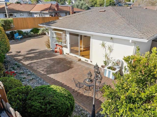 5720 San Juan Way, Pleasanton CA: https://media.crmls.org/mediaz/b07d1ec6-aa56-4c5a-87e8-b1132fd1bb06.jpg