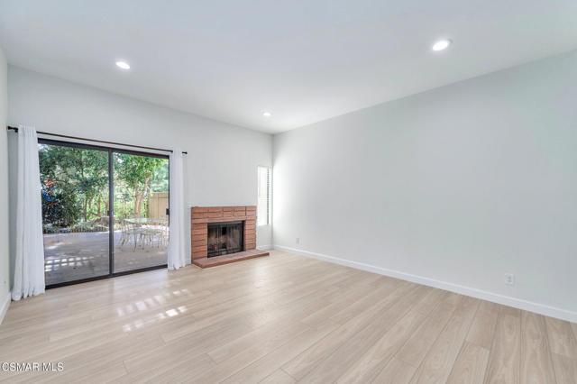 3011 Marigold Place, Thousand Oaks CA: https://media.crmls.org/mediaz/b07d2ed0-fde3-4b04-96c6-25bdb06a1001.jpg