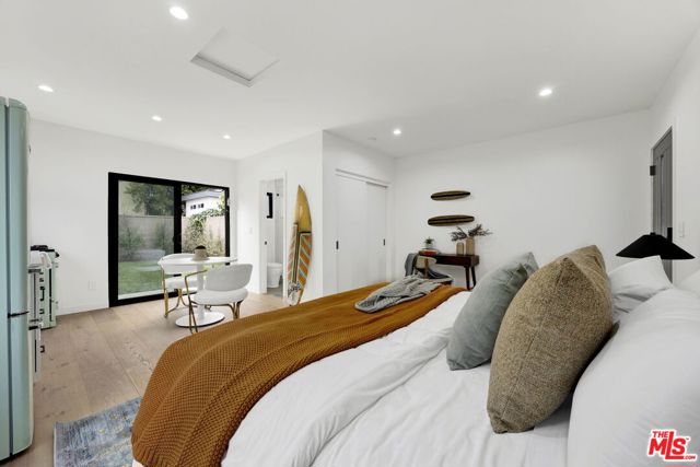 12469 Greene Avenue, Los Angeles CA: https://media.crmls.org/mediaz/b07df0b4-7db9-471d-9156-5a22da474714.jpg