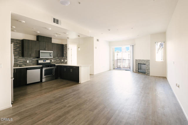 Detail Gallery Image 23 of 46 For 124 W Colorado St #404,  Glendale,  CA 91204 - 2 Beds | 2 Baths