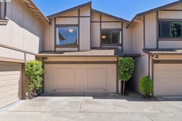 1230 Ballena Blvd, Alameda CA: https://media.crmls.org/mediaz/b07f189d-c8ab-4d3e-88c7-9057abb6346c.jpg