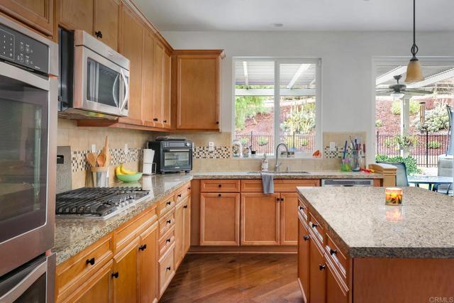 Detail Gallery Image 11 of 52 For 14128 Winged Foot Cir, Valley Center,  CA 92082 - 5 Beds | 4/1 Baths