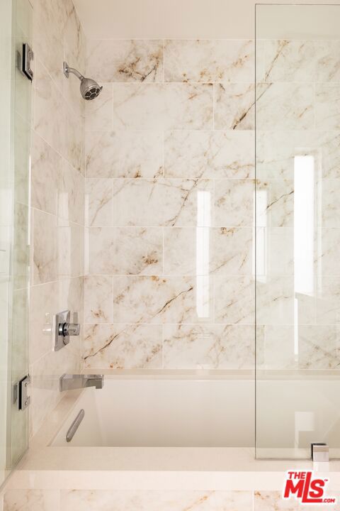 1124 Summit Drive, Beverly Hills CA: https://media.crmls.org/mediaz/b07f9022-f029-4dd0-97fa-a0b7fcf01a13.jpg